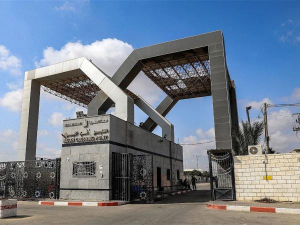 التفتيش الإسرائيلي المشدد يبطئ وتيرة العبور في رفح