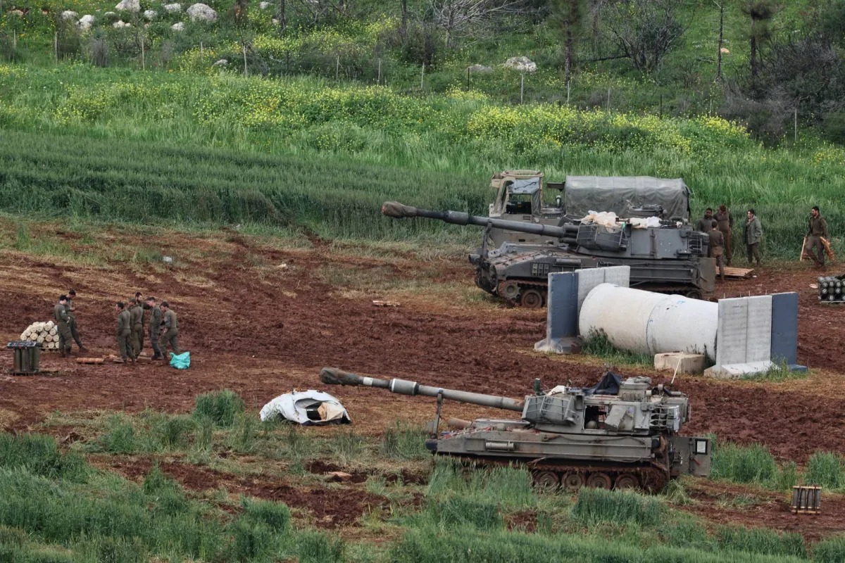 تصعيد خطير: اسرائيل تعلن خسائر بشرية في لبنان وحزب الله يستهدف دبابة ميركافا