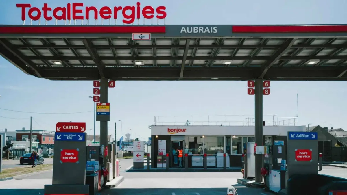 ازمة وقود في فرنسا: نقص الامدادات يضرب 18 من محطات الوقود