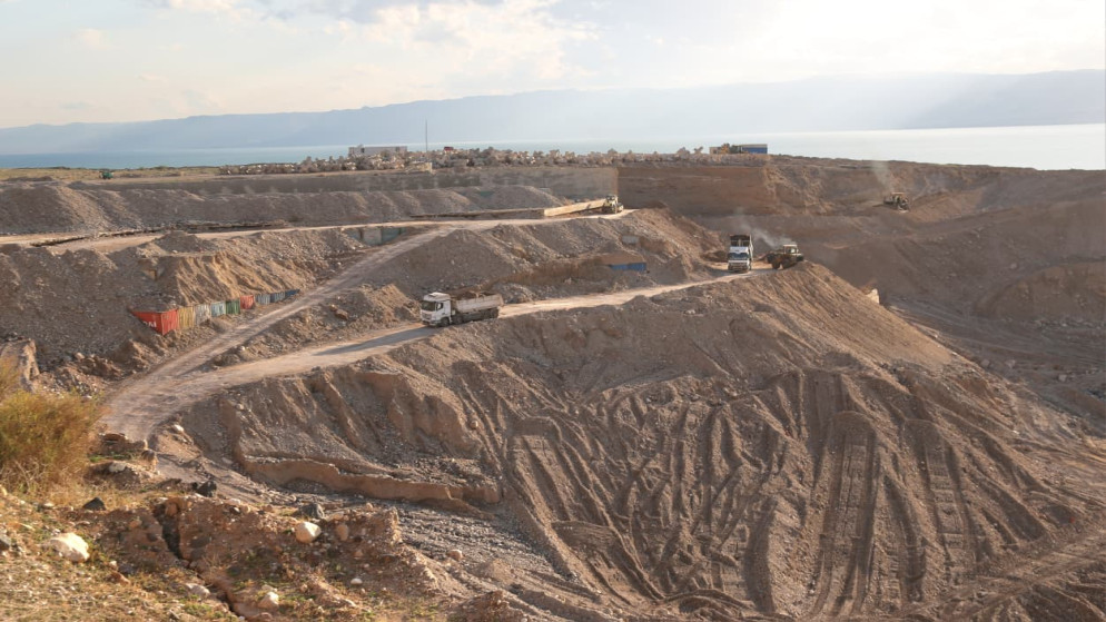 وزير الاشغال يتابع مشاريع حماية جسور البحر الميت لضمان استدامتها