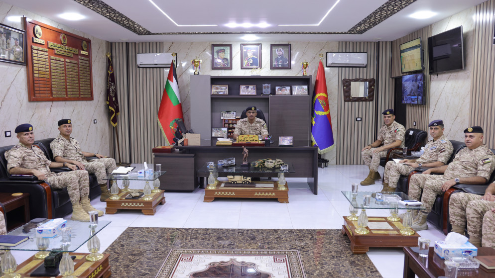 رئيس هيئة الاركان يوجه بتطوير قدرات سلاح المدفعية الملكي لرفع الجاهزية القتالية