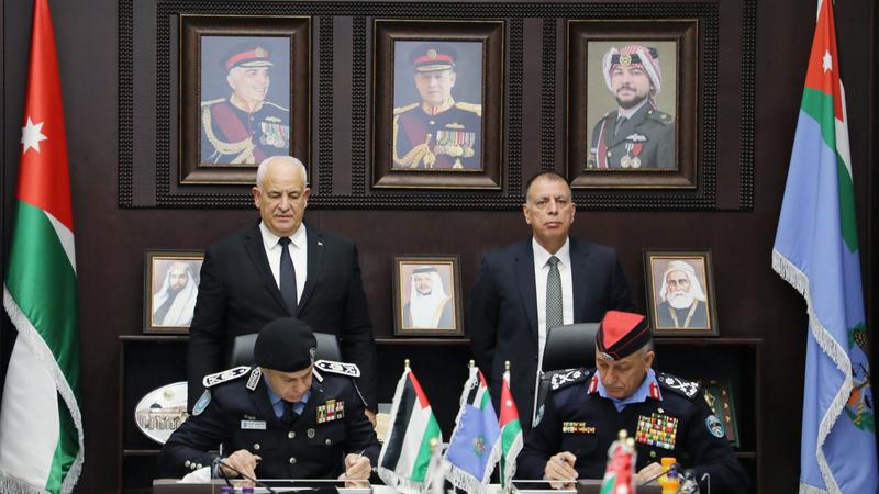 الأمن العام والشرطة الفلسطينية يوقّعان مذكّرة لتطوير مركز الطوارئ (911) في فلسطين