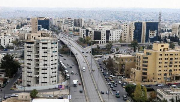 طقس بارد نسبيًا يسبق منخفضًا ماطرًا بشكل غزير