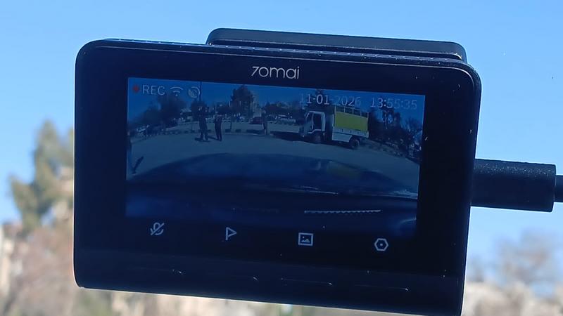 بلدية السلط الكبرى تضع كاميرات على آلياتها ومركباتها لضبط المخالفات البيئية