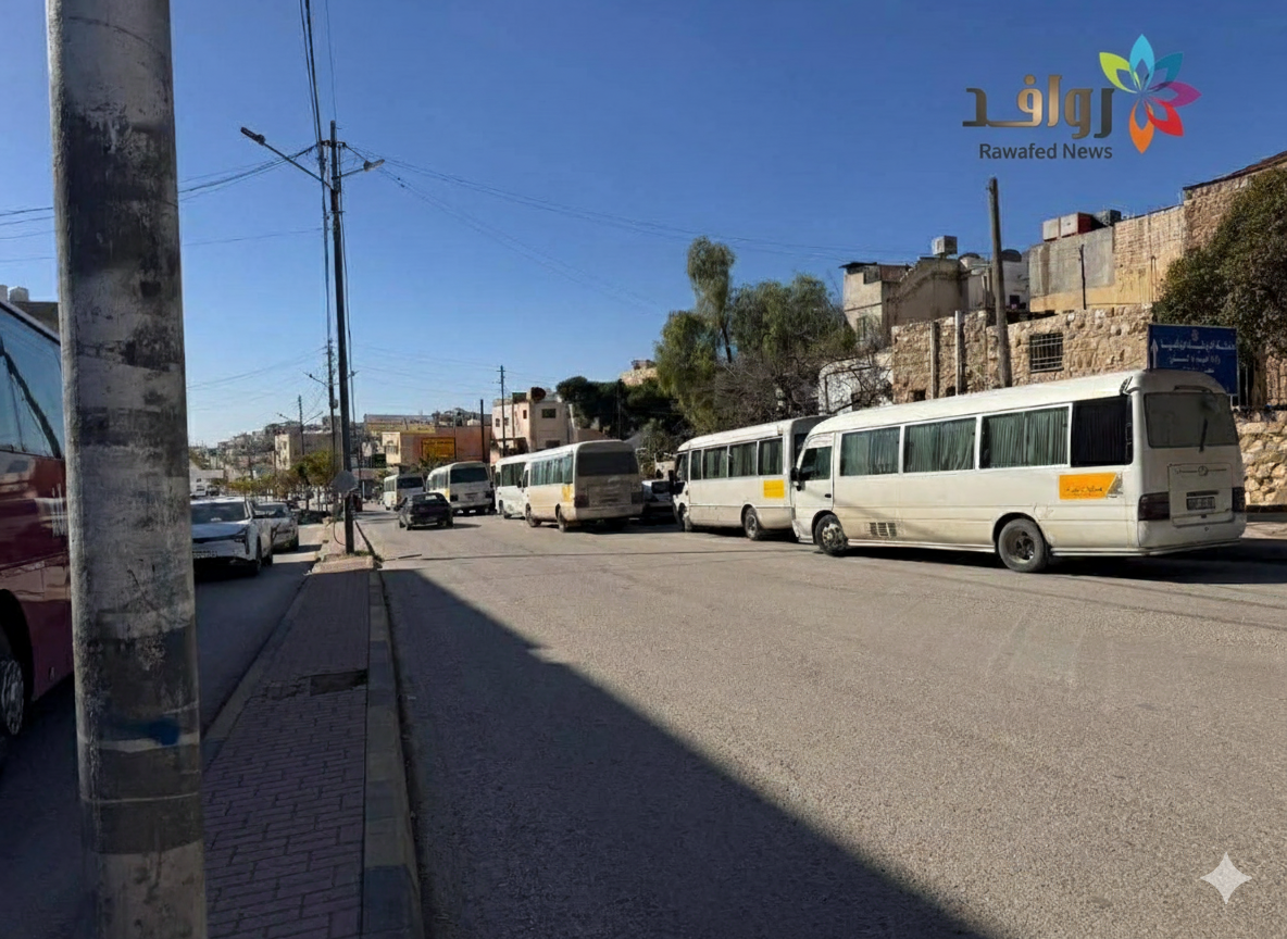 اعتصام أصحاب باصات ذيبان في مادبا