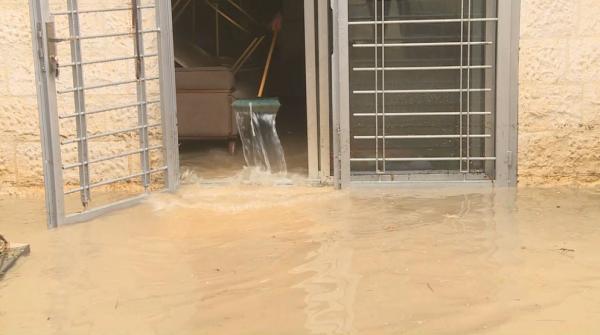 المياه تداهم منازل في عمّان غرقت خلال المنخفض السابق