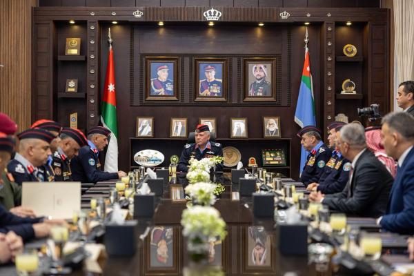 الملك يطلع على تجهيزات الأمن العام للتعامل مع الظروف الجوية