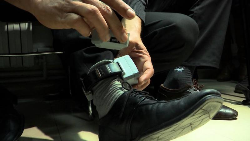 تطبيق عقوبة الإسوارة الإلكترونية على 316 حالة في 2025