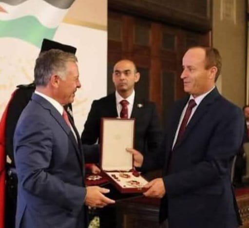 معهد فن الفسيفساء والترميم مادبا يهنئ جلاله الملك عبد الله الثاني المعظم بعيد ميلادي الرابع والستيَن