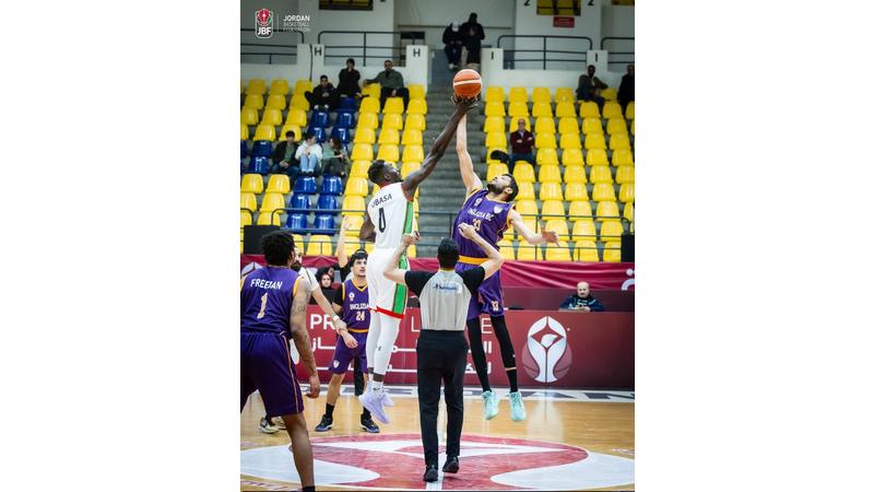 الإنجليزية يتجاوز الوحدات في الدوري الممتاز لكرة السلة