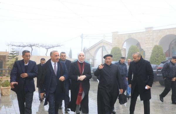 وزيرة التنمية الاجتماعية تتفقد أسراً عفيفة ومشاريع في عجلون