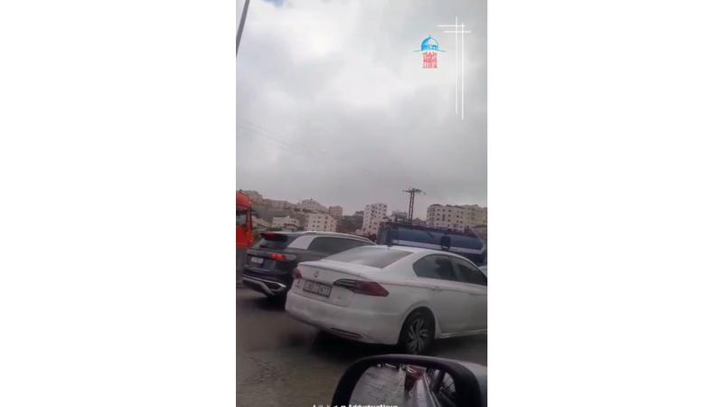 تدهور صهريج مياه يتسبب بأزمة خانقة بمنطقة نزول صافوط (فيديو)