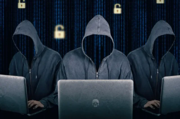 تراجع الهجمات السيبرانية بالأردن وتحذير من نشر البيانات البنكية في الذكاء الاصطناعي