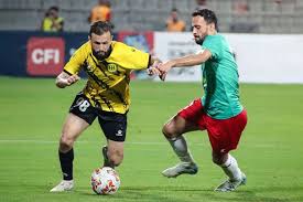 الحسين يعتلي صدارة دوري المحترفين