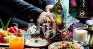 الإكثار من ماء السحور لا يمنع العطش والتوزيع التدريجي أفضل