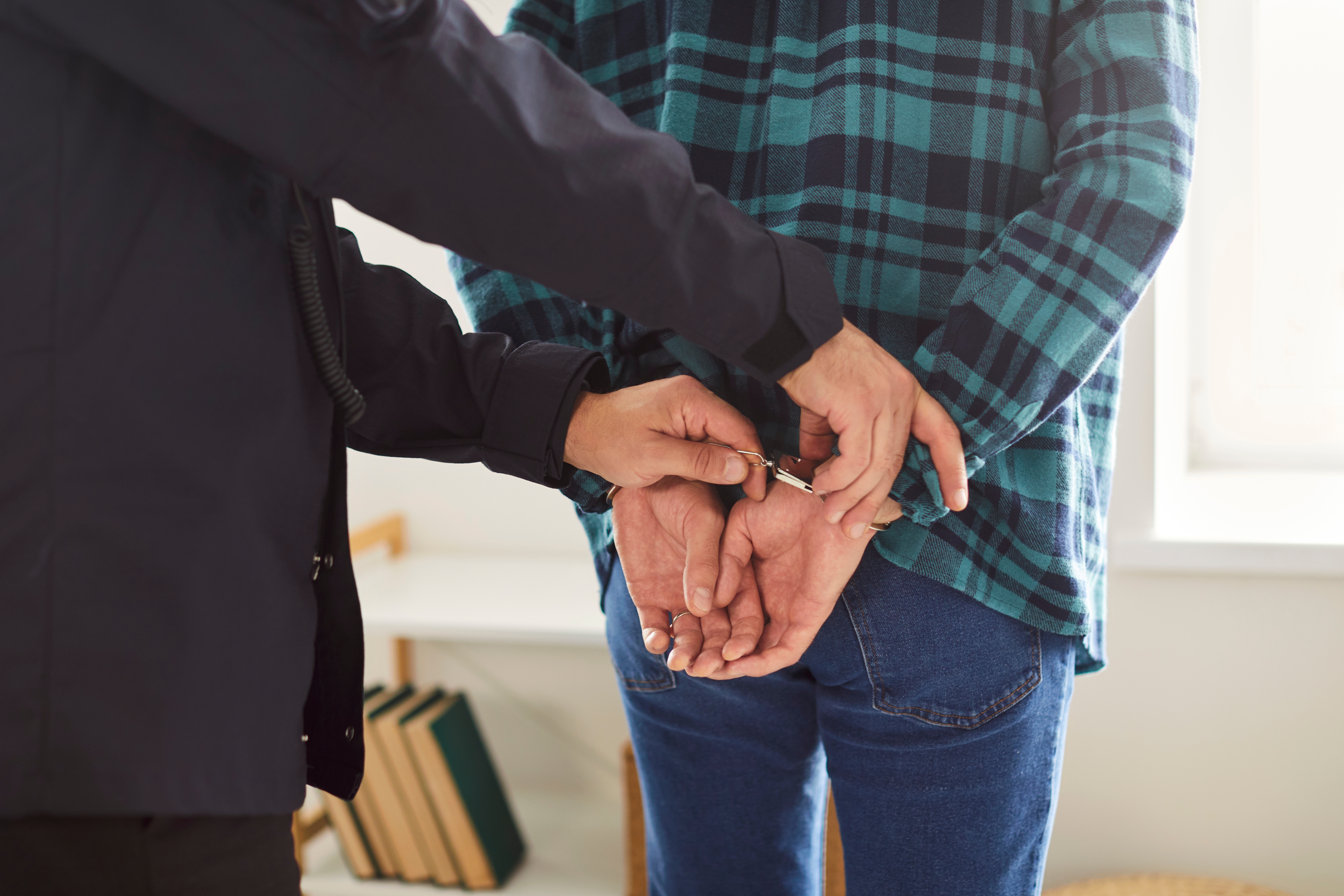 اعتقال بريء بسبب خطأ في تقنية التعرف على الوجه