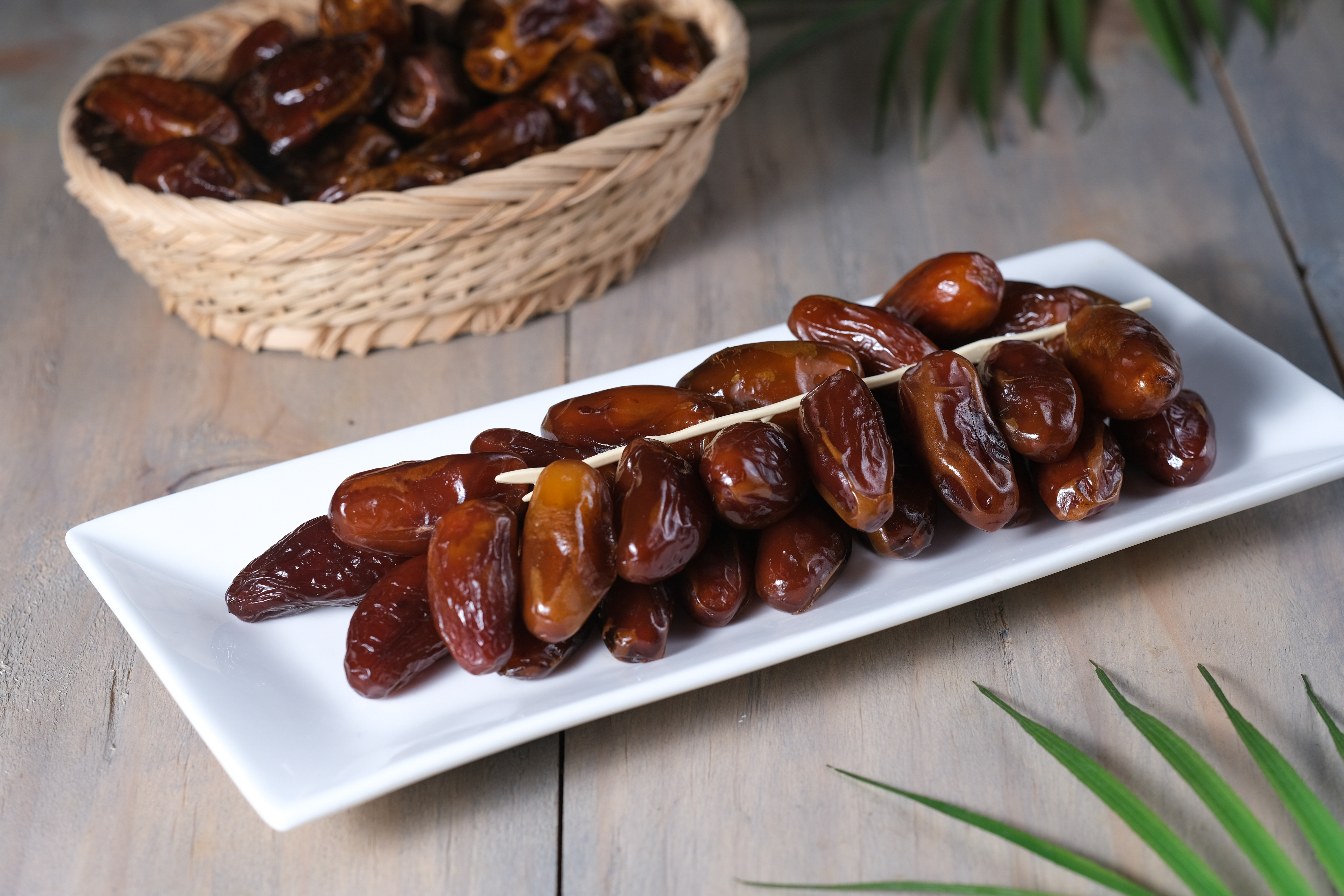 التمر: لماذا يعتبر غذاء مثالي للطاقة السريعة وكيف نستهلكه باعتدال؟