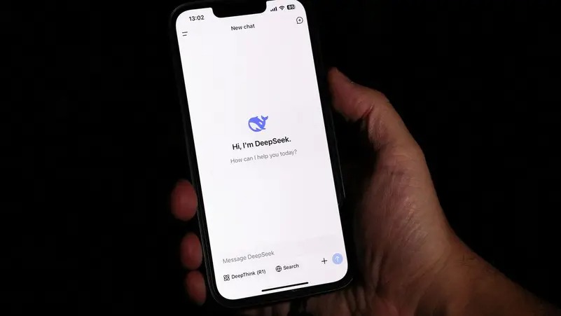 ديب سيك تحجب نموذج الذكاء الاصطناعي الجديد عن شركات الرقائق الامريكية