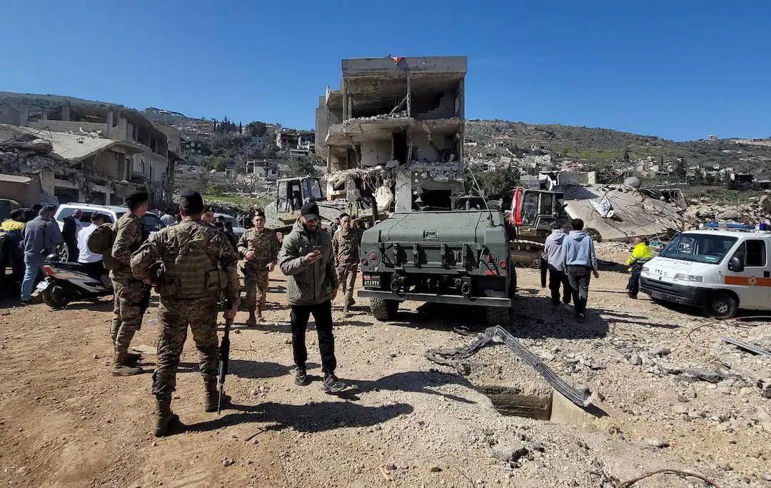 الجيش اللبناني يوقف 27 شخصا بتهمة حيازة اسلحة بعد حظر انشطة حزب الله