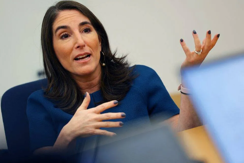 رئيسة فيدرالي كليفلاند تدعو للتروي قبل الحكم على تداعيات الحرب