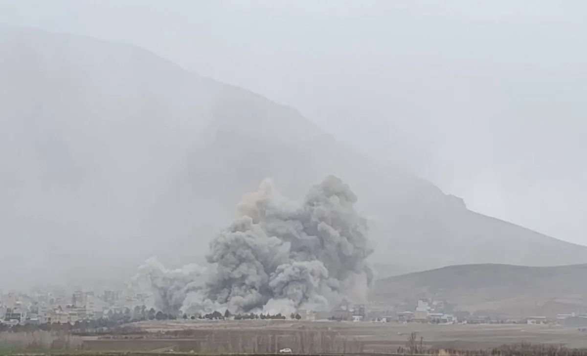 تصعيد خطير: إسرائيل تستهدف مخازن صواريخ إيران وتحذيرات من حرب برية