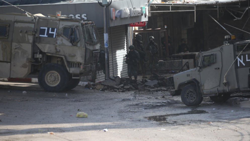 الاحتلال يعتقل ثلاثة فلسطينيين في كفر نعمة برام الله