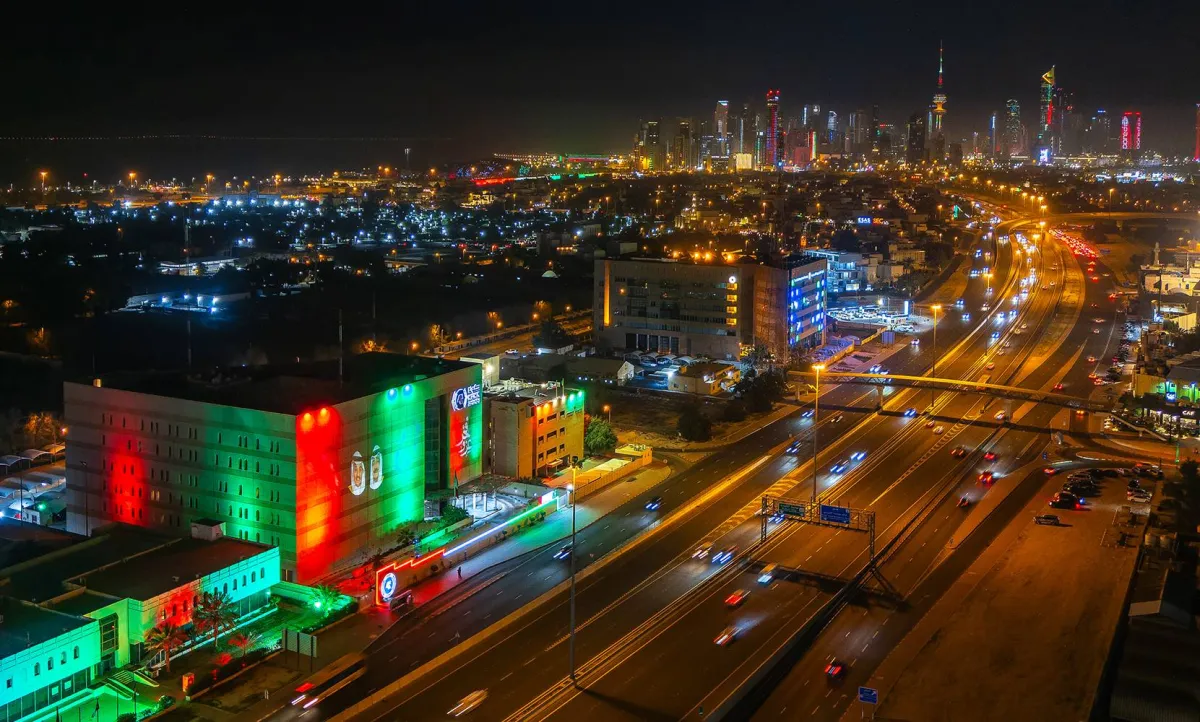 الكويت تتصدى لهجمات صاروخية ومسيرات اخترقت الاجواء