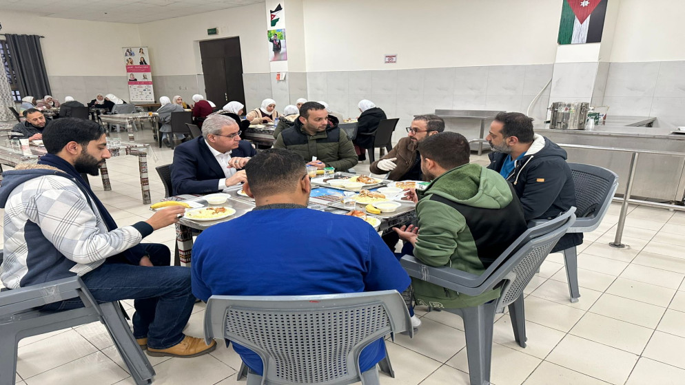 وزير الصحة يتفقد كفتيريا البشير ويشارك العاملين إفطار رمضان