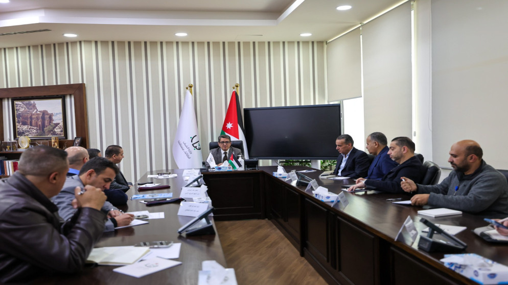 العدوان يطلق برامج ميدانية لمكافحة المخدرات بالتعاون مع الامن العام