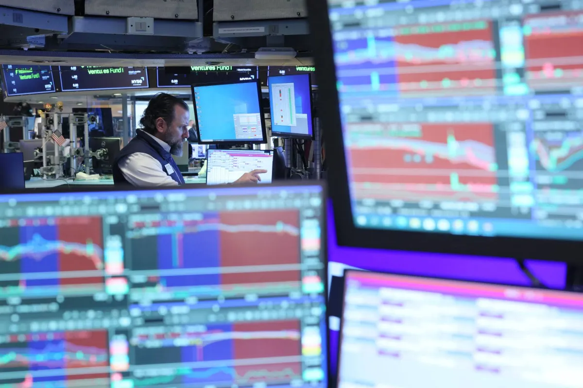 هبوط العقود الاجلة الامريكية وسط مخاوف التضخم وتصاعد التوترات الجيوسياسية