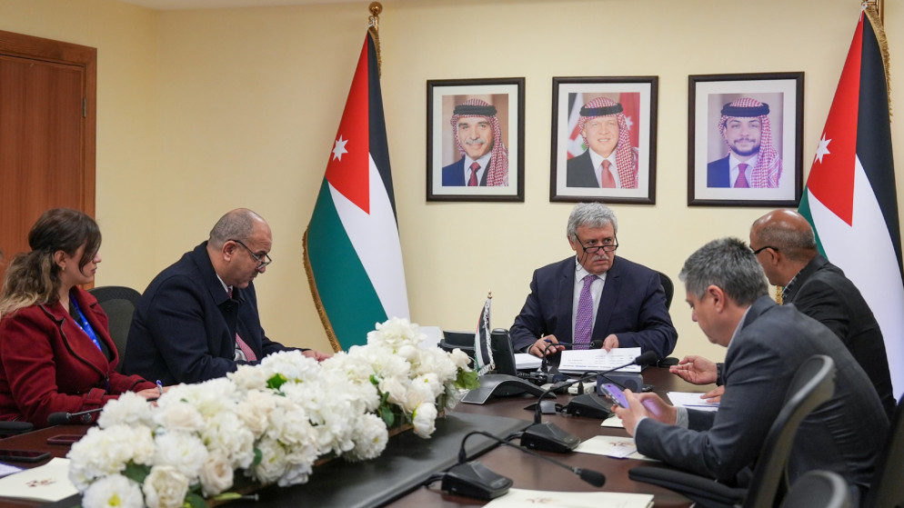 وزير النقل يشدد على تطوير النقل العام لمواجهة النمو السكاني