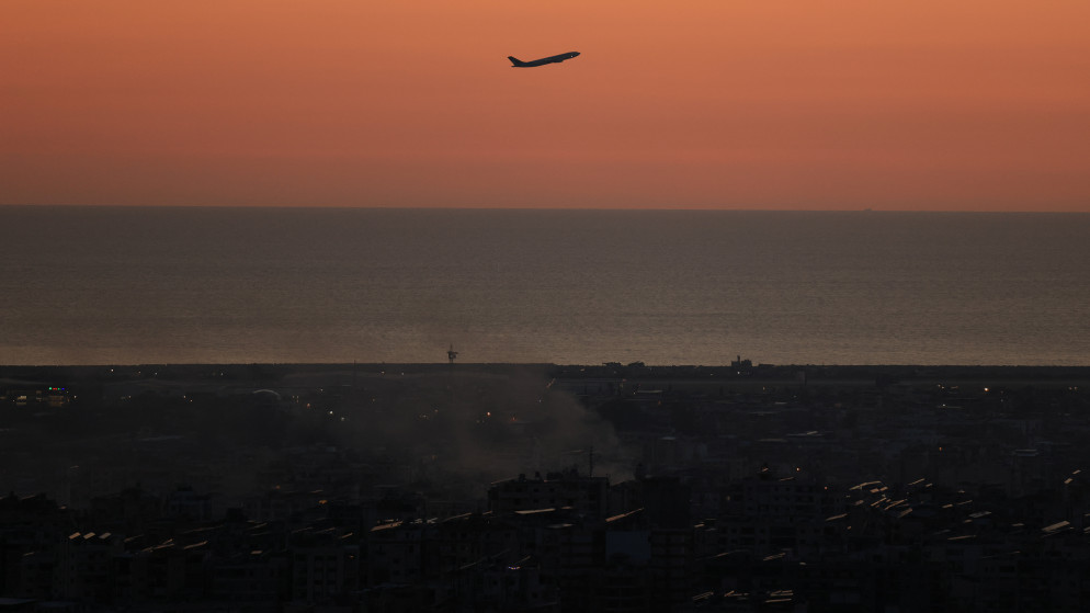 غارات اسرائيلية تستهدف مبنى سكنيا في قلب بيروت