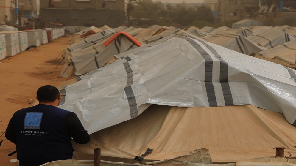 تكية ام علي توزع 5 الاف وجبة افطار يوميا بوحدات ايوائية في غزة