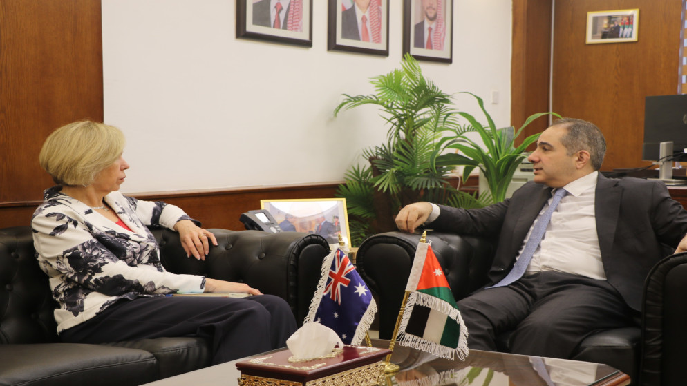 وزير الاستثمار يبحث مع السفيرة الاسترالية فرص تعزيز التعاون الاقتصادي