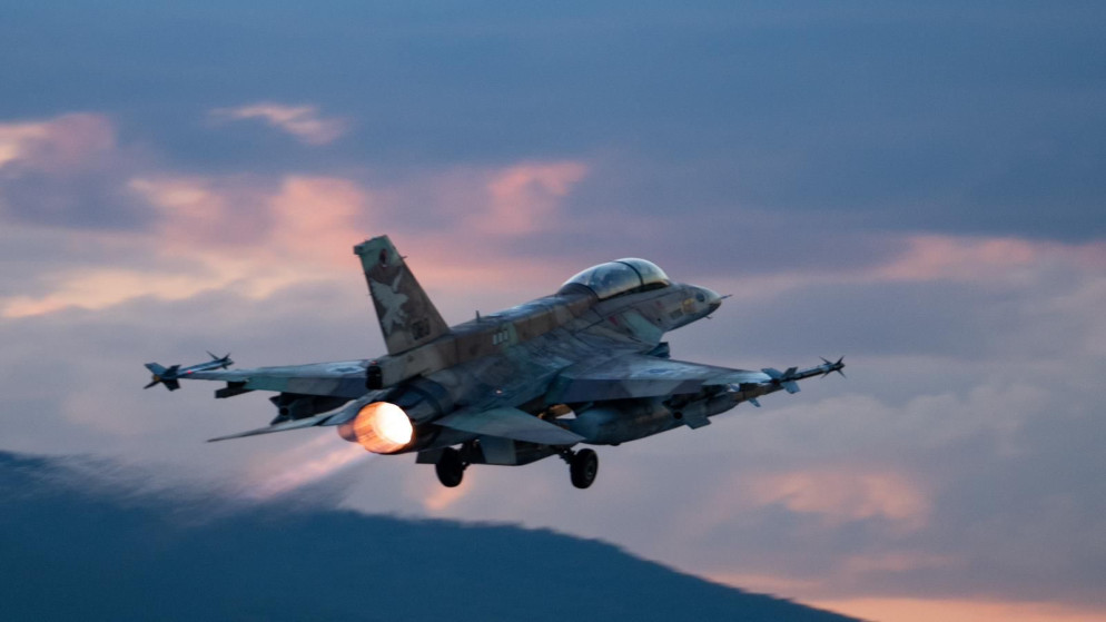 اسرائيل تستهدف موقعا نوويا ايرانيا وتصعد التوتر بالمنطقة