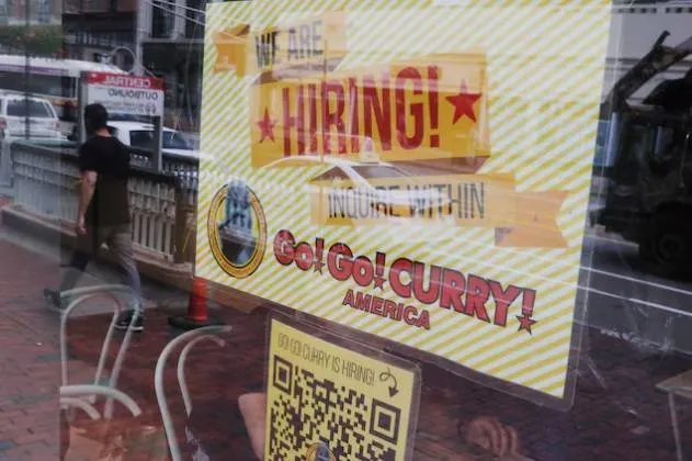 تراجع طلبات إعانة البطالة في أميركا ينعش آمال سوق العمل