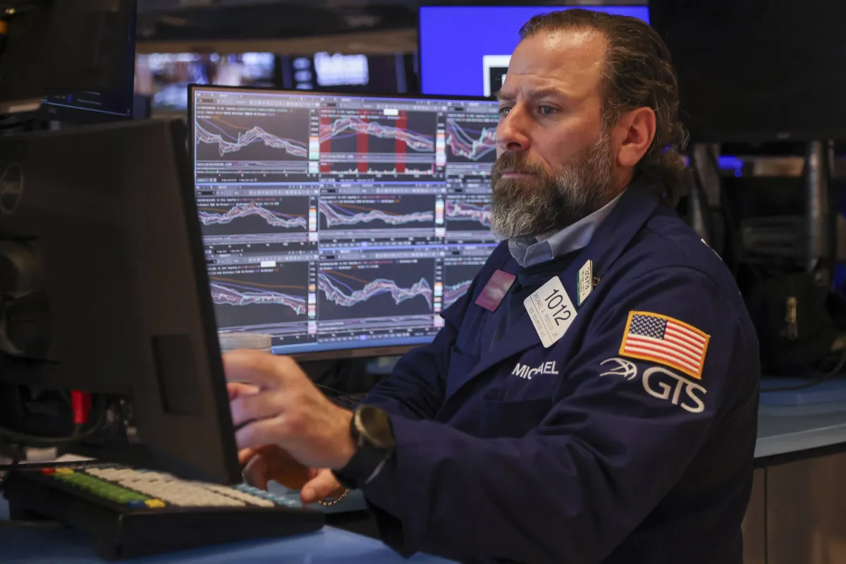 مخاوف التضخم تهز الأسواق وتدفع صناديق الأسهم لنزوح أسبوعي كبير