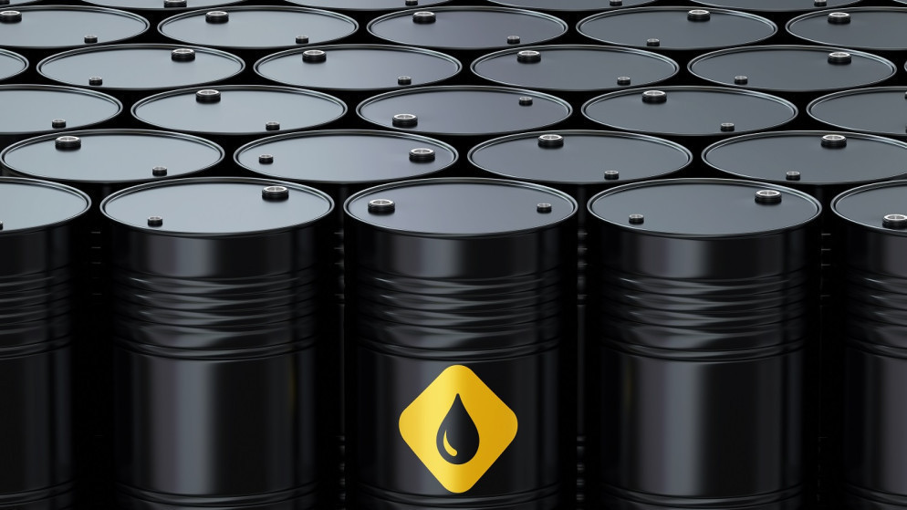 اسعار النفط تتراجع مع ترخيص امريكي لشراء الخام الروسي