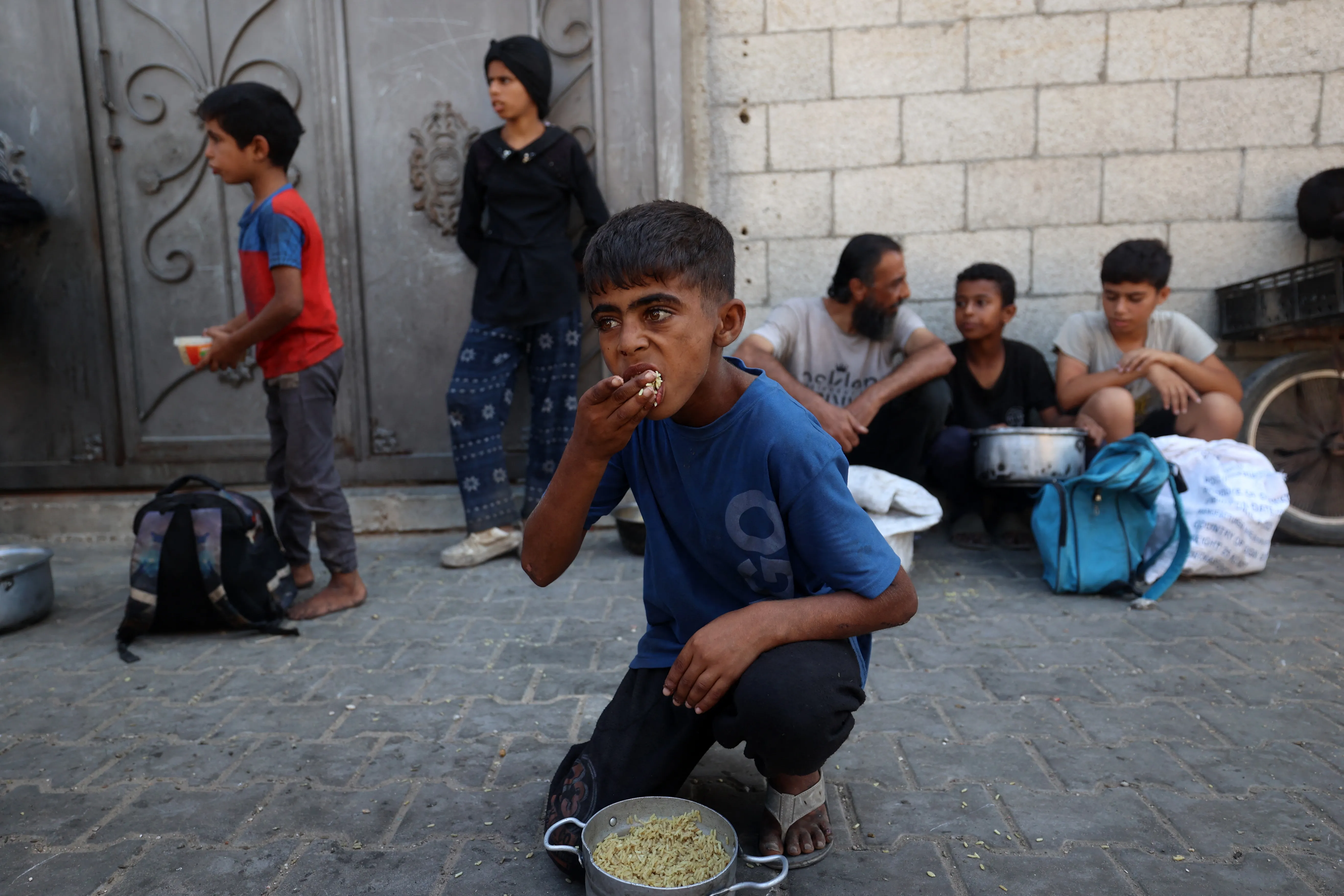 تفشي سوء التغذية يهدد اطفال غزة بمستقبل قاتم