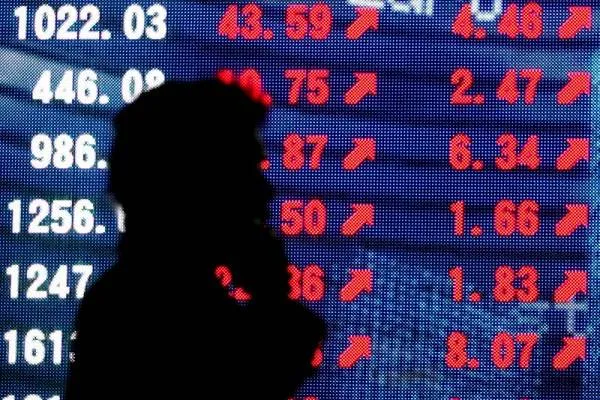 بورصات الخليج تتراجع وسط تصاعد التوترات وهجمات إيران