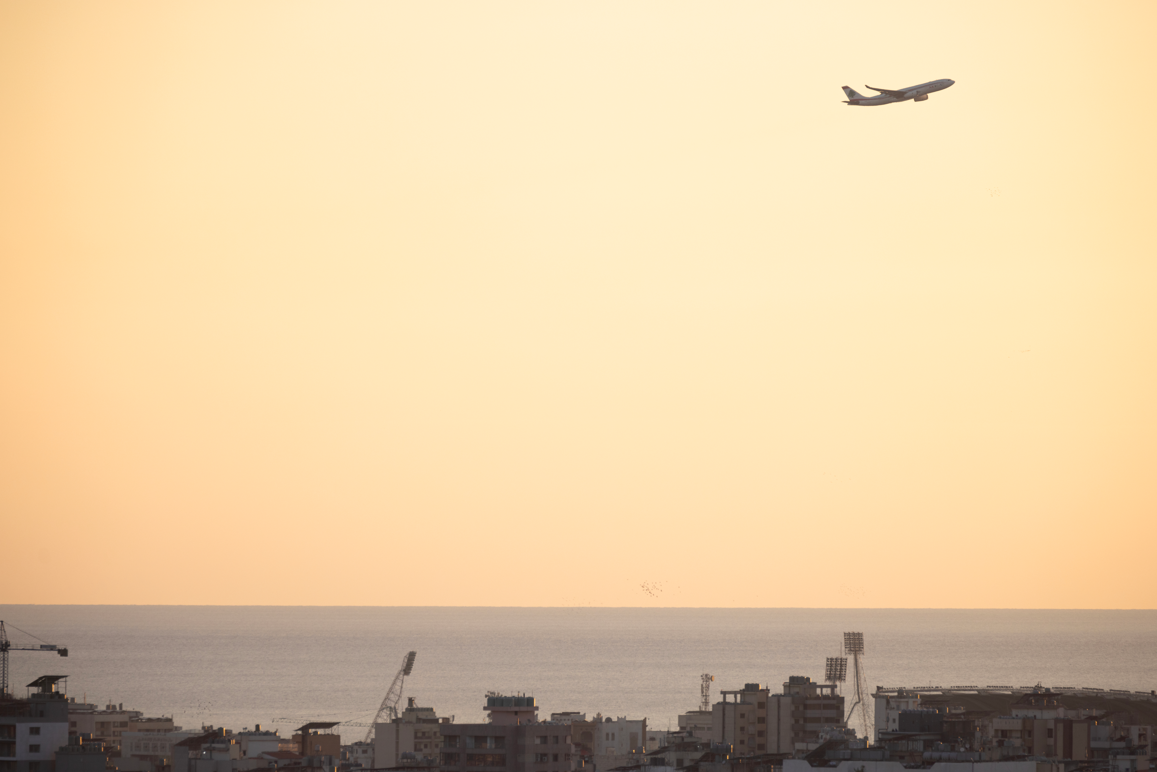 افغانستان ممر جوي بديل بعد اغلاق المجال الجوي الايراني