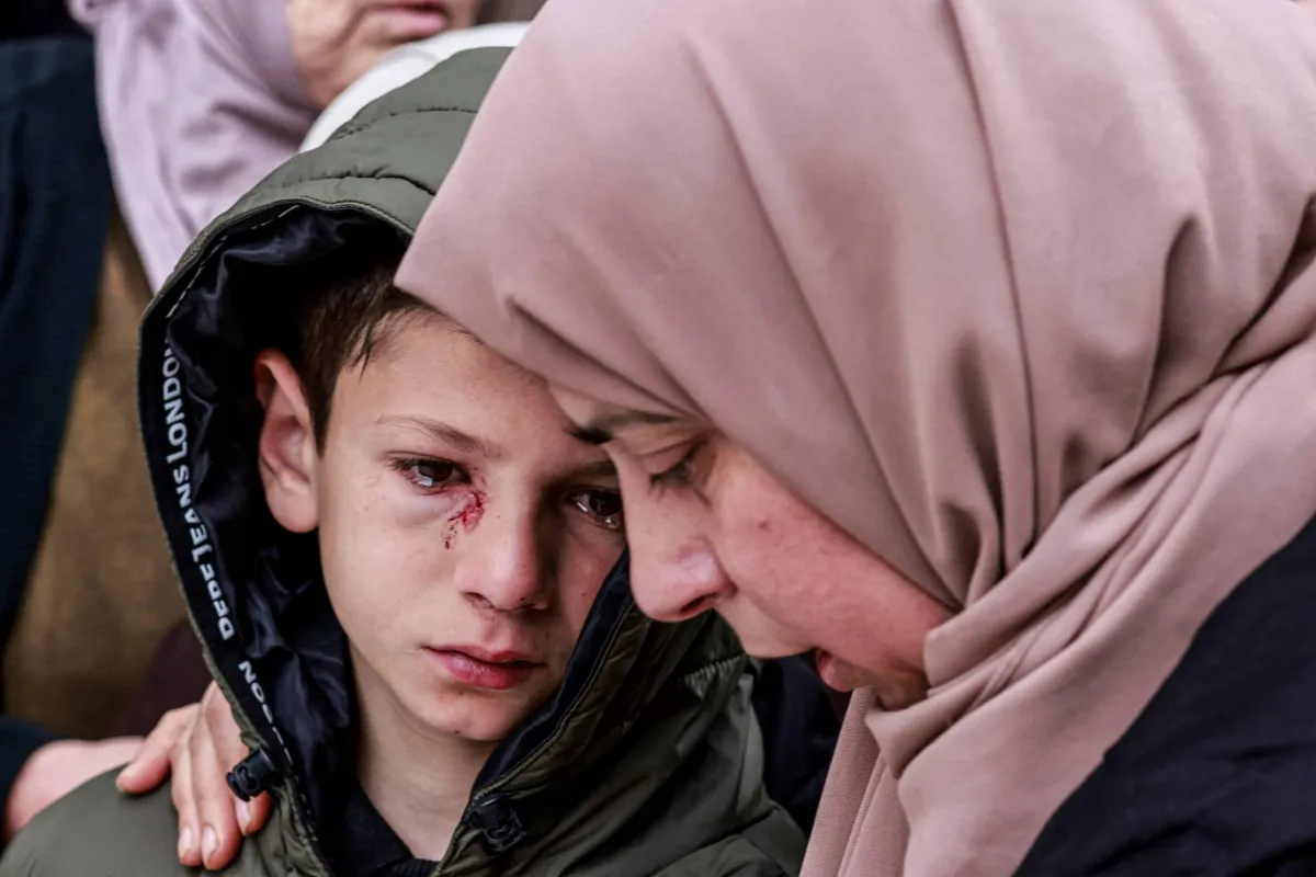 مجزرة في الضفة: مقتل عائلة فلسطينية برصاص الجيش الإسرائيلي ومستوطنون يقتلون شابا