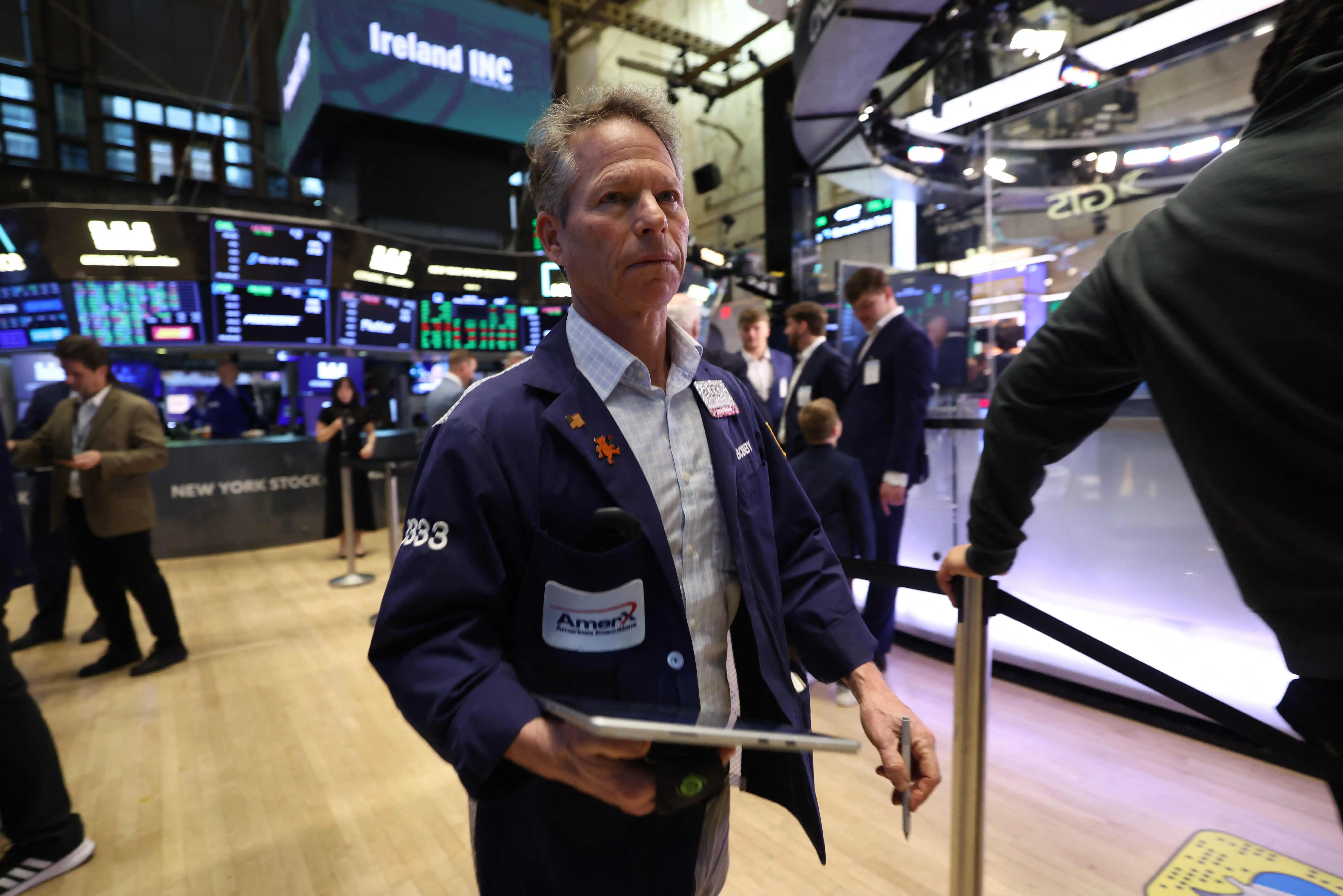 وول ستريت تنتعش بالتكنولوجيا والنفط يتراجع وسط ترقب قرارات البنوك المركزية