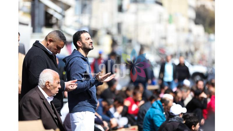وداع رمضان...ألسنة تلهج بالدعاء وقلوب تتفطر على أمل اللقاء