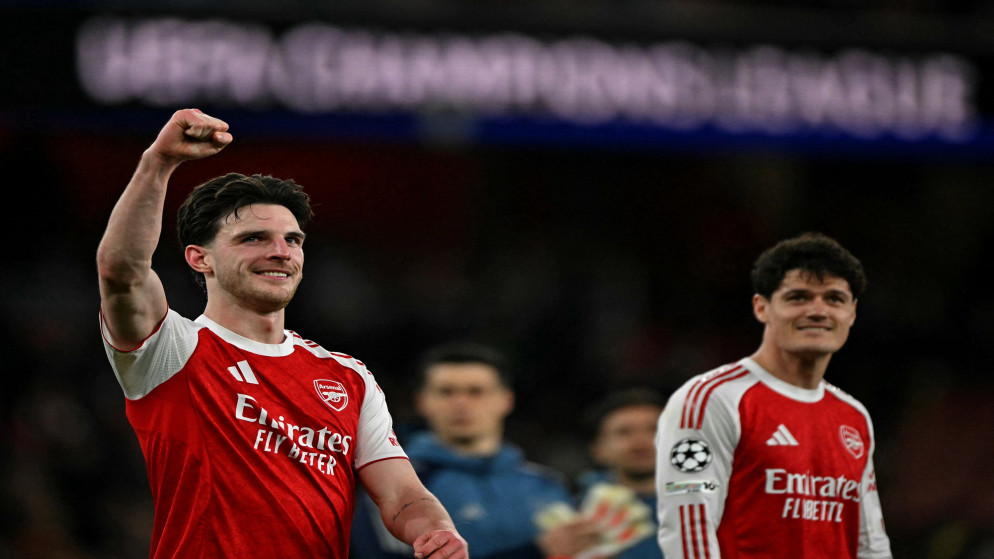 هدف ايزي الخرافي يقود ارسنال لربع نهائي دوري الابطال