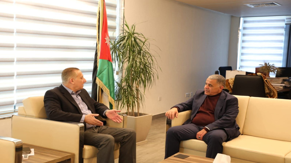 وزير الزراعة يشدد على ضمان انسيابية تزويد الاسواق بالخضار والفواكه