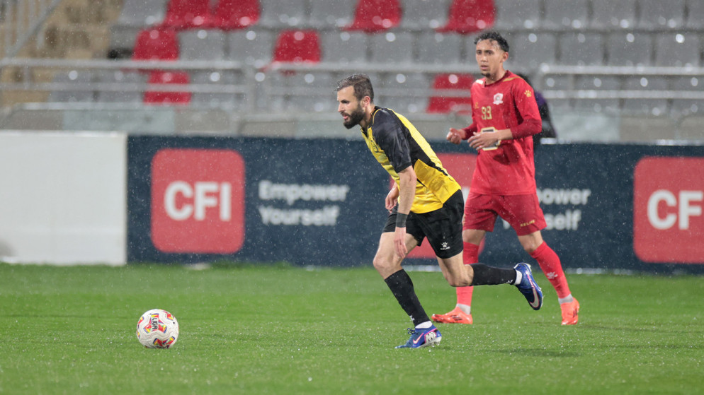 الحسين يكتسح الجزيرة ويحافظ على صدارة الدوري الاردني