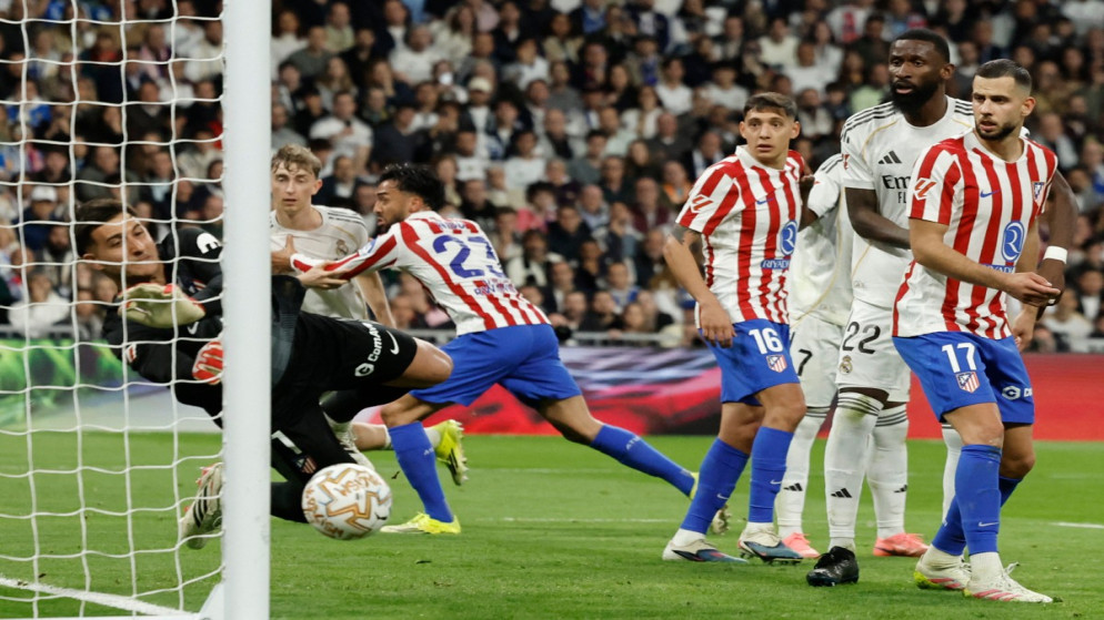 فينيسيوس يقود ريال مدريد للفوز في ديربي مثير ومطاردة برشلونة تشتعل