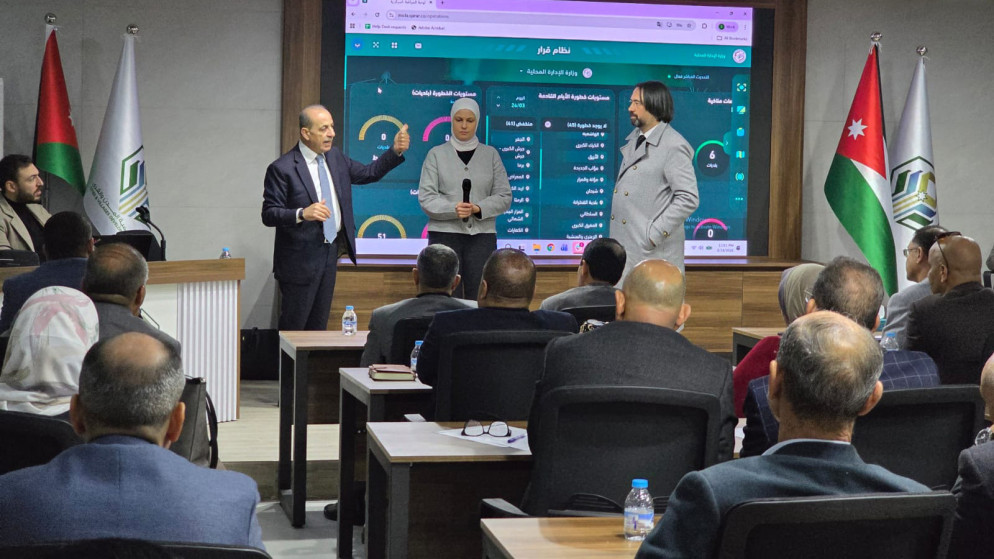 وزير الادارة المحلية يوجه البلديات لمواجهة تداعيات المنخفض الجوي