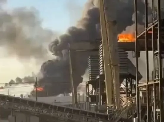 انفجار يهز مصفاة نفط في تكساس وإصدار أوامر بالإيواء